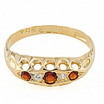 18ct gold Garnet / Diamond 5 stone Ring size L